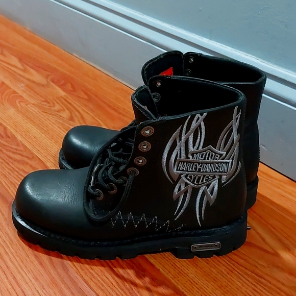 Harley Davidson boots, color black, woman size 6.5 - Picture 2 of 2